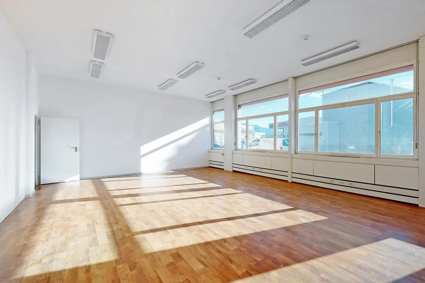 Espace commercial de 125m2 au rez-de-chaussée - Accessibilité stratégique - Photo 5 sur 10