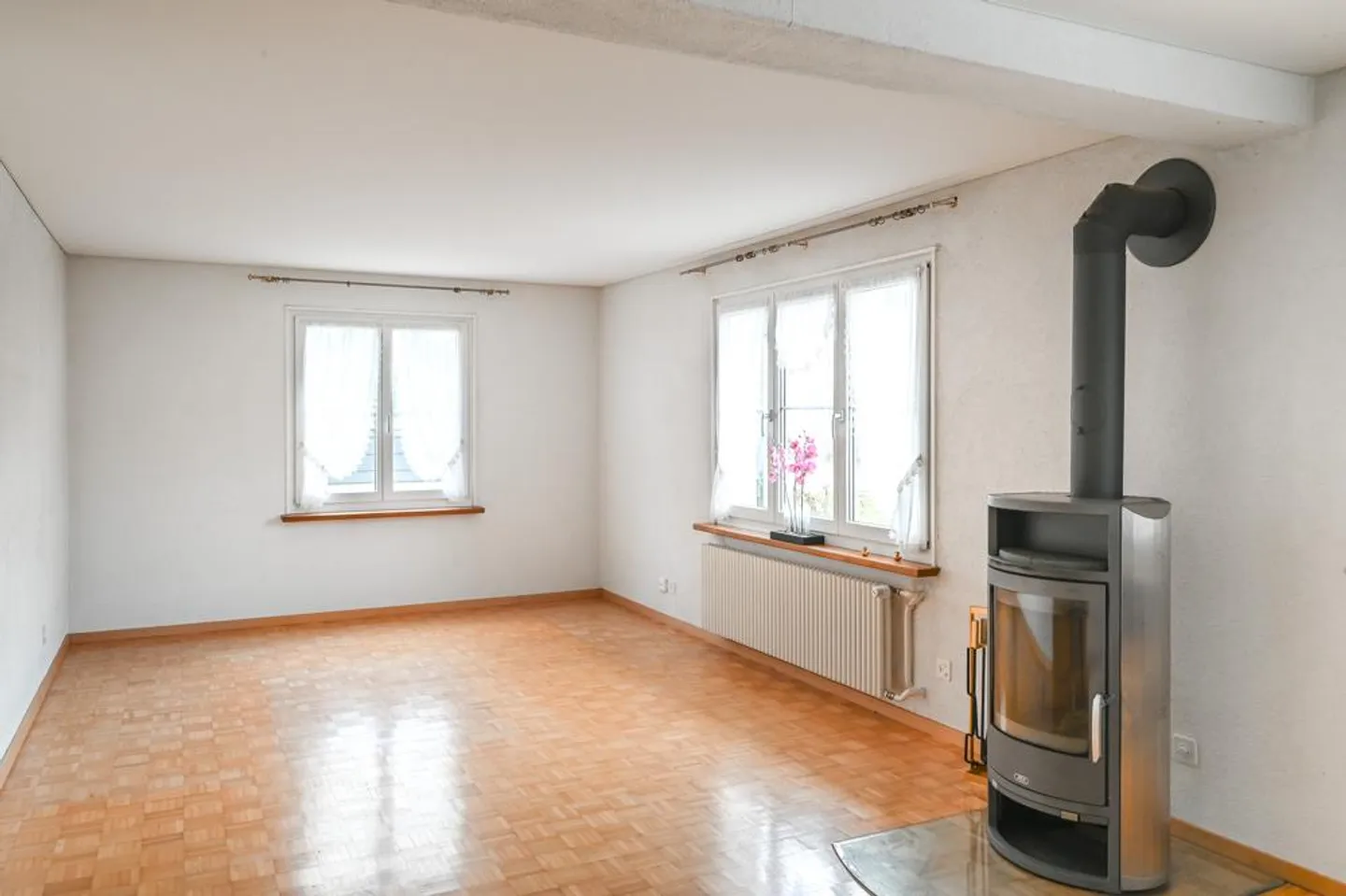 Ruhig gelegenes Zuhause mit Entwicklungspotenzial - Foto 3 von 7