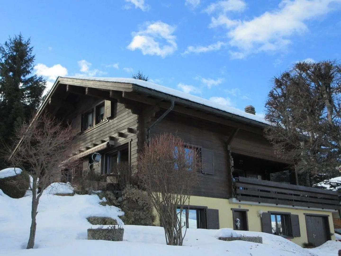 Detached house with mountain view - Photo 1 of 13