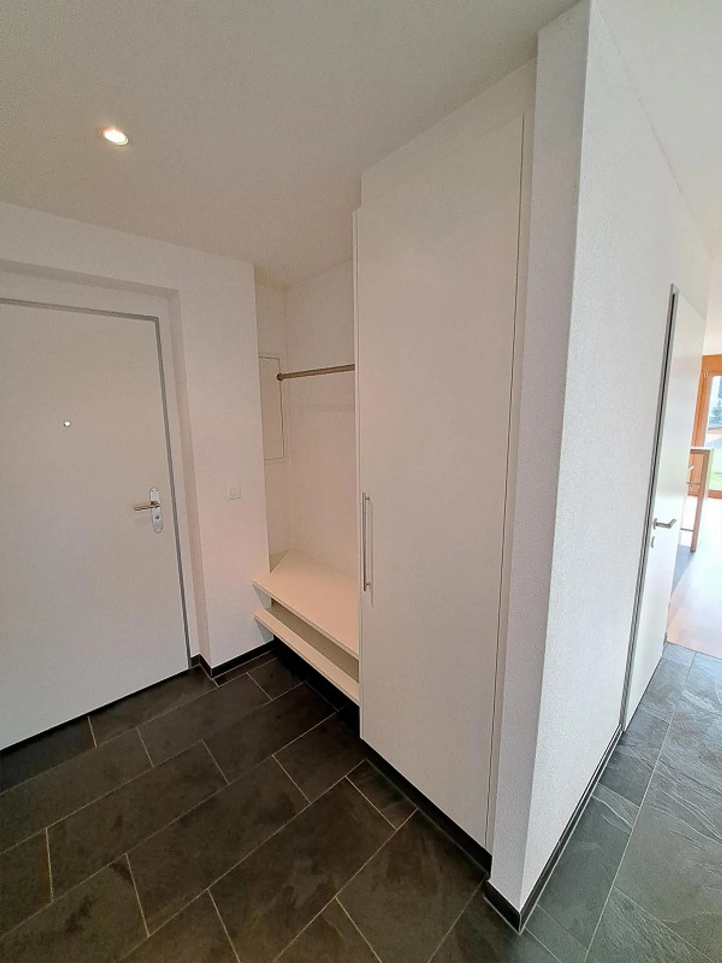 Moderne 4.5-Zimmerwohnung im Dachgeschoss mit Schwedenofen - 120 m2! - Foto 5 von 10