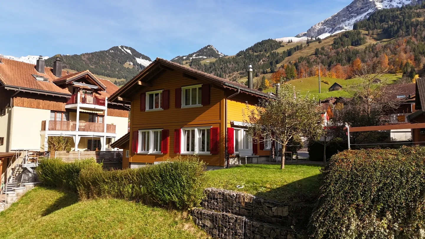 Ruhiges Wohnen in traumhafter Bergkulisse - Foto 1 von 13