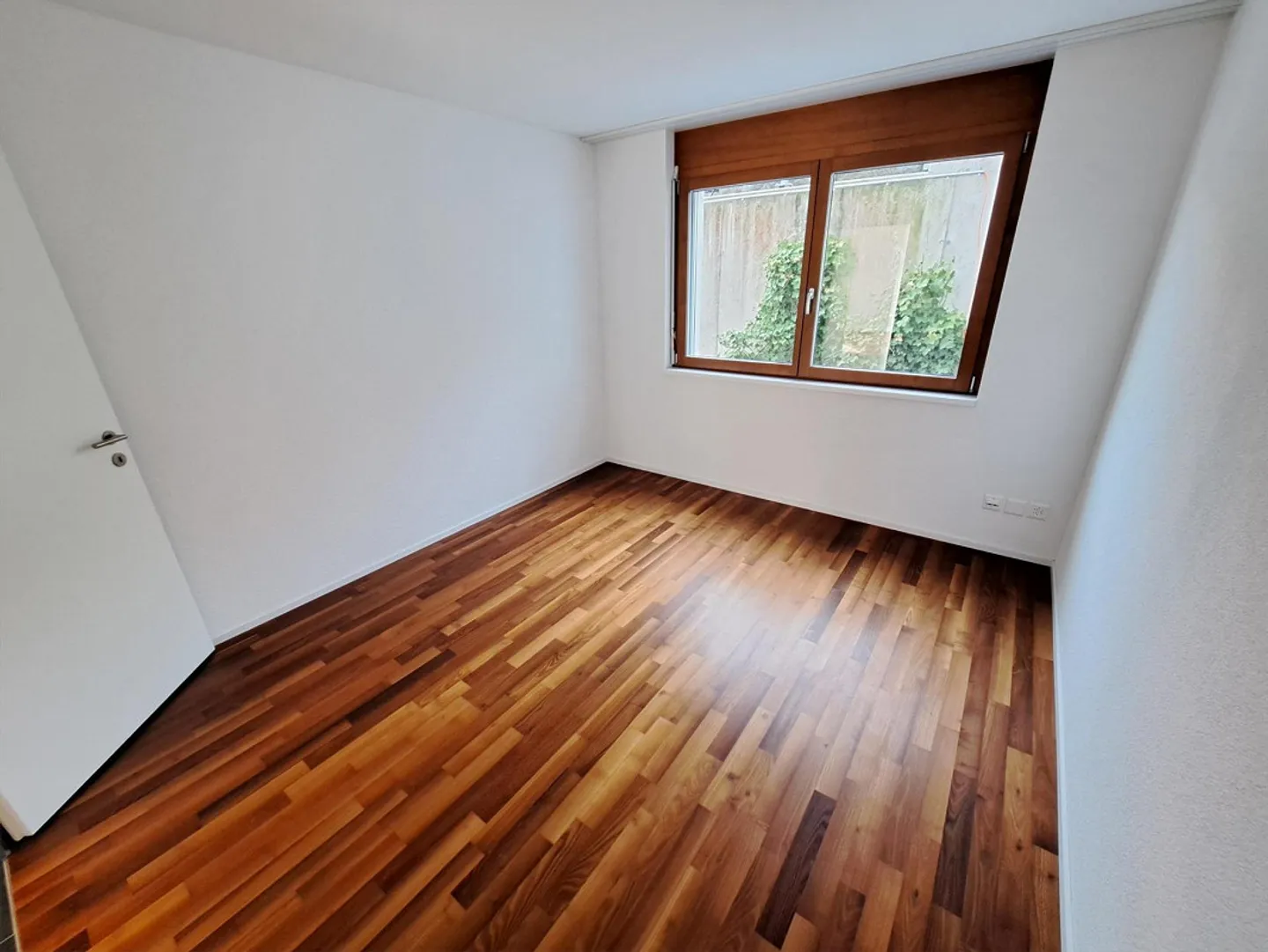 Moderne 4.5-Zimmerwohnung im Dachgeschoss mit Schwedenofen - 120 m2! - Foto 8 von 10