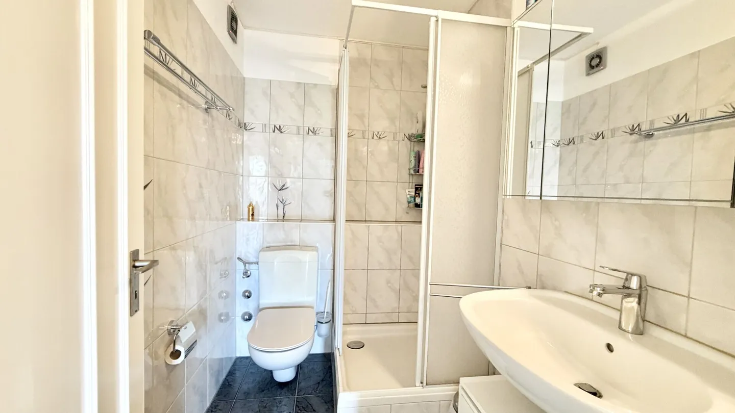 Appartement attrayant de 4,5 pièces dans un emplacement parfait à Hinterkappelen - Photo 15 sur 17