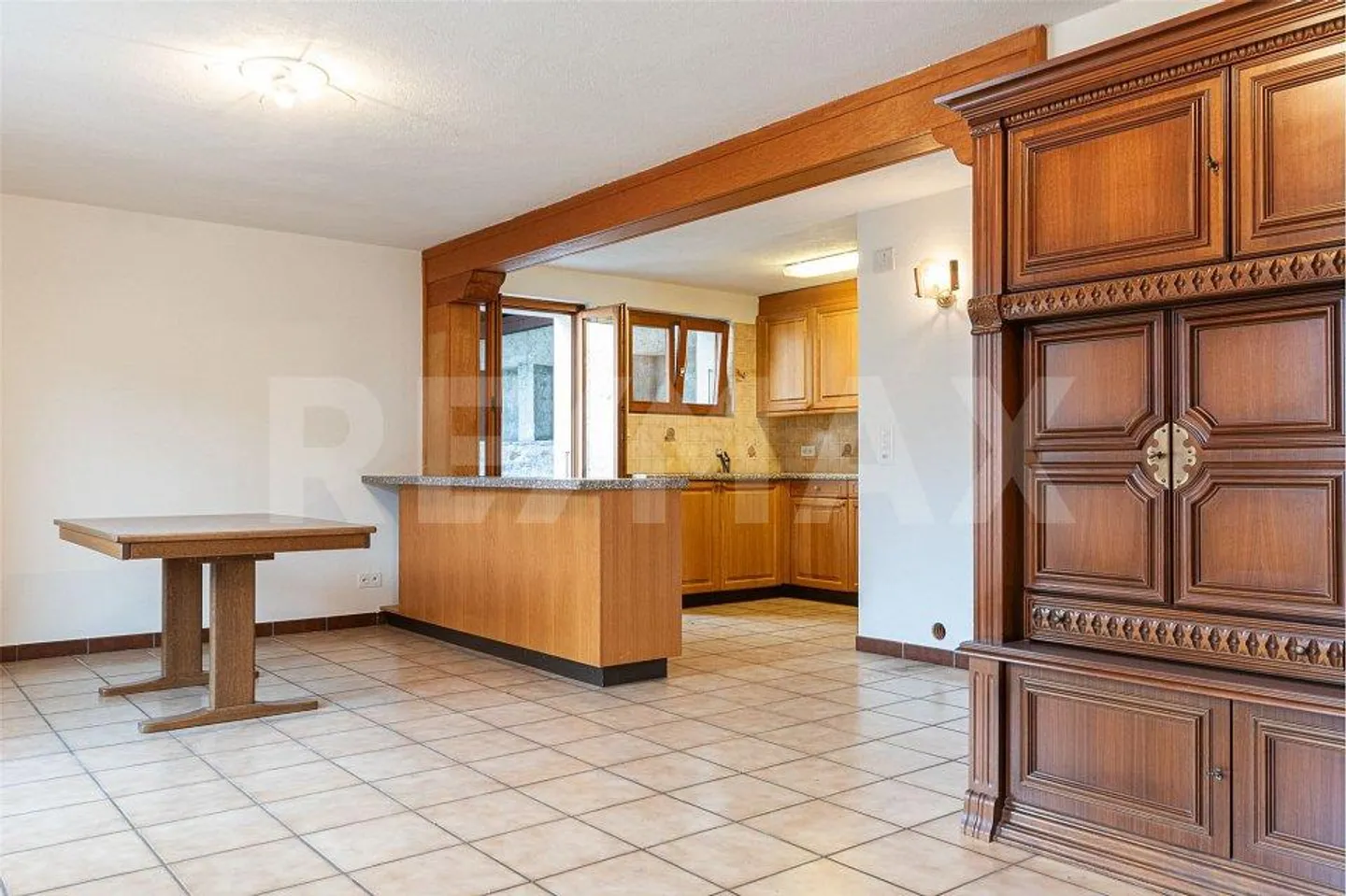 Spacious house with valley view - Photo 3 of 13