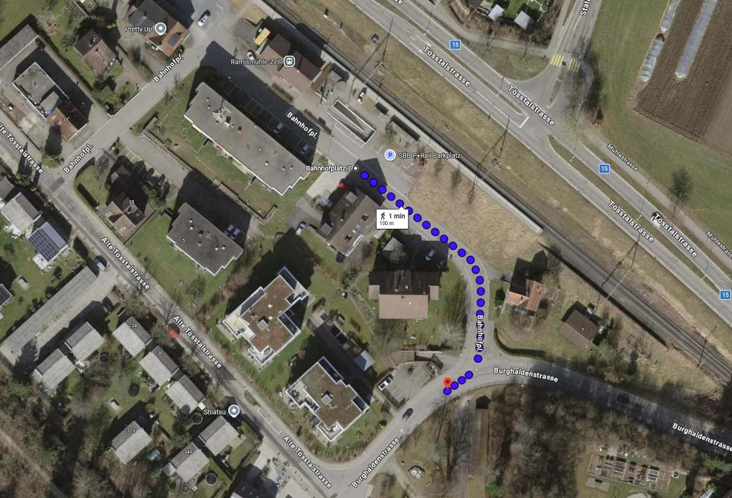 Parkplatz für Pendler (ca. 1 Minute neben Bahnhof Rämismühle) - Photo 2 sur 2
