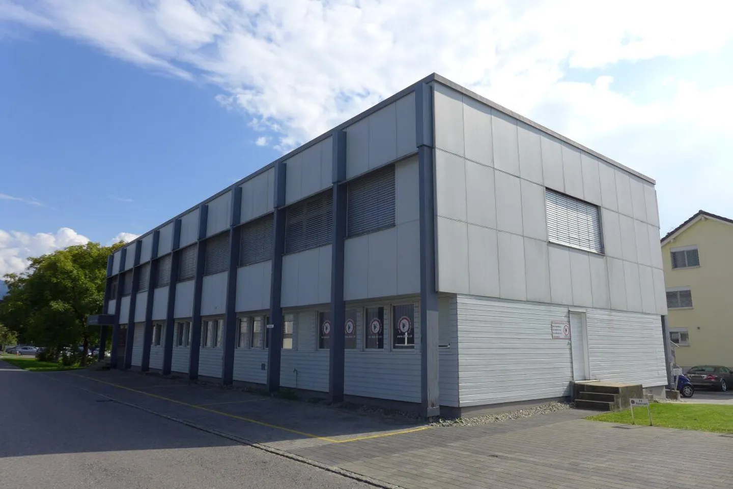 Commercial premises - Photo 2 of 9