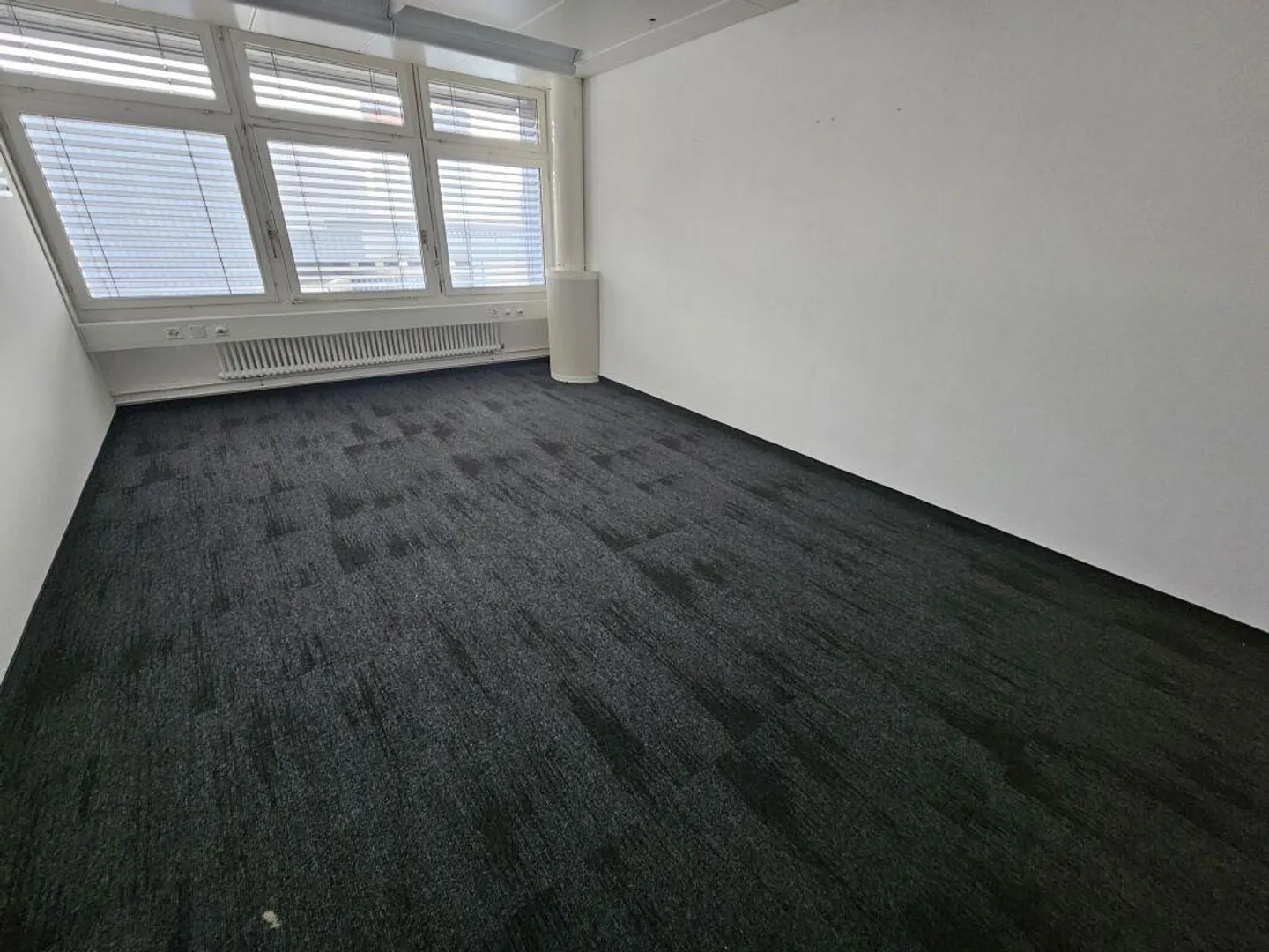 Commercial premises - Photo 6 of 9