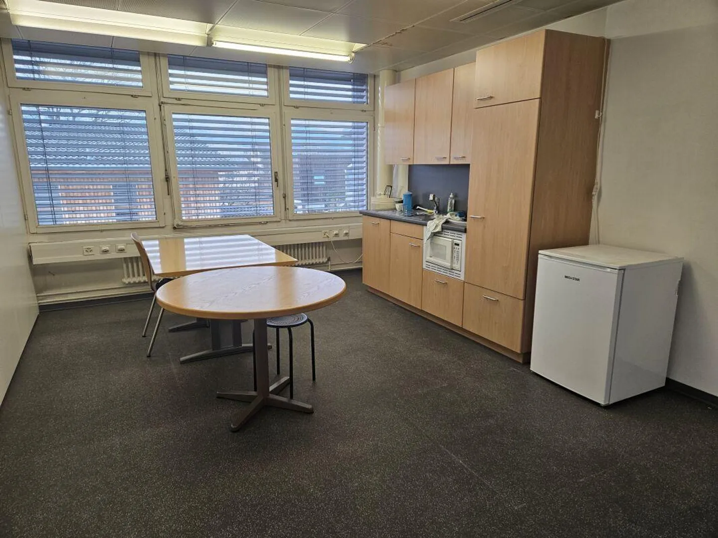 Commercial premises - Photo 8 of 9