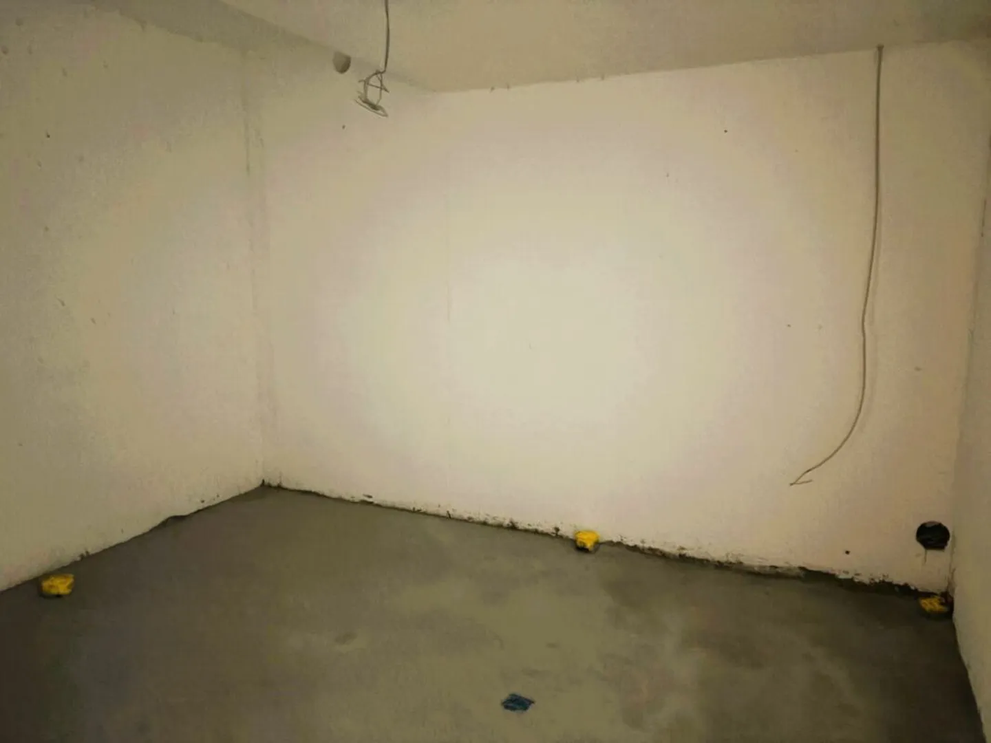 Storage space or space for hobbies needed? Available room for rent. - Photo 2 of 5