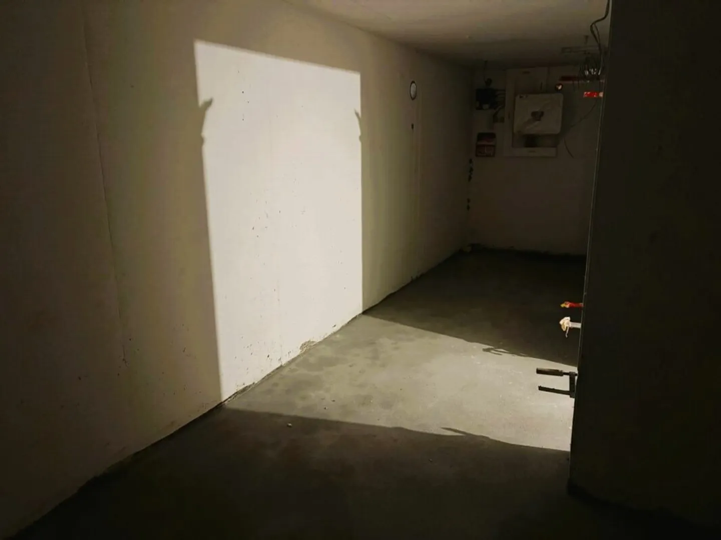 Storage space or space for hobbies needed? Available room for rent. - Photo 3 of 5