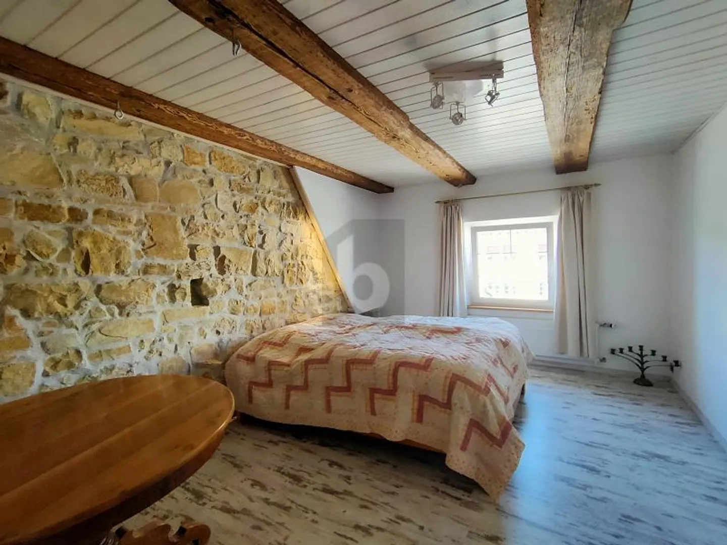 MEHRFAMILIENHAUS ZENTRAL GELEGEN - Photo 2 sur 6