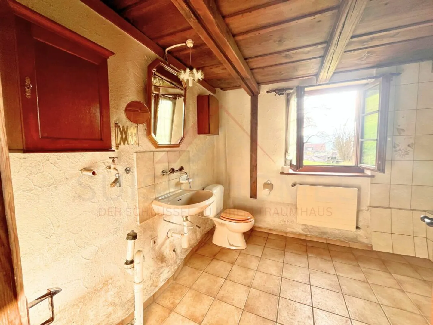 Charming farmhouse with large plot and development potential in Unterkulm (AG) - Photo 12 of 13