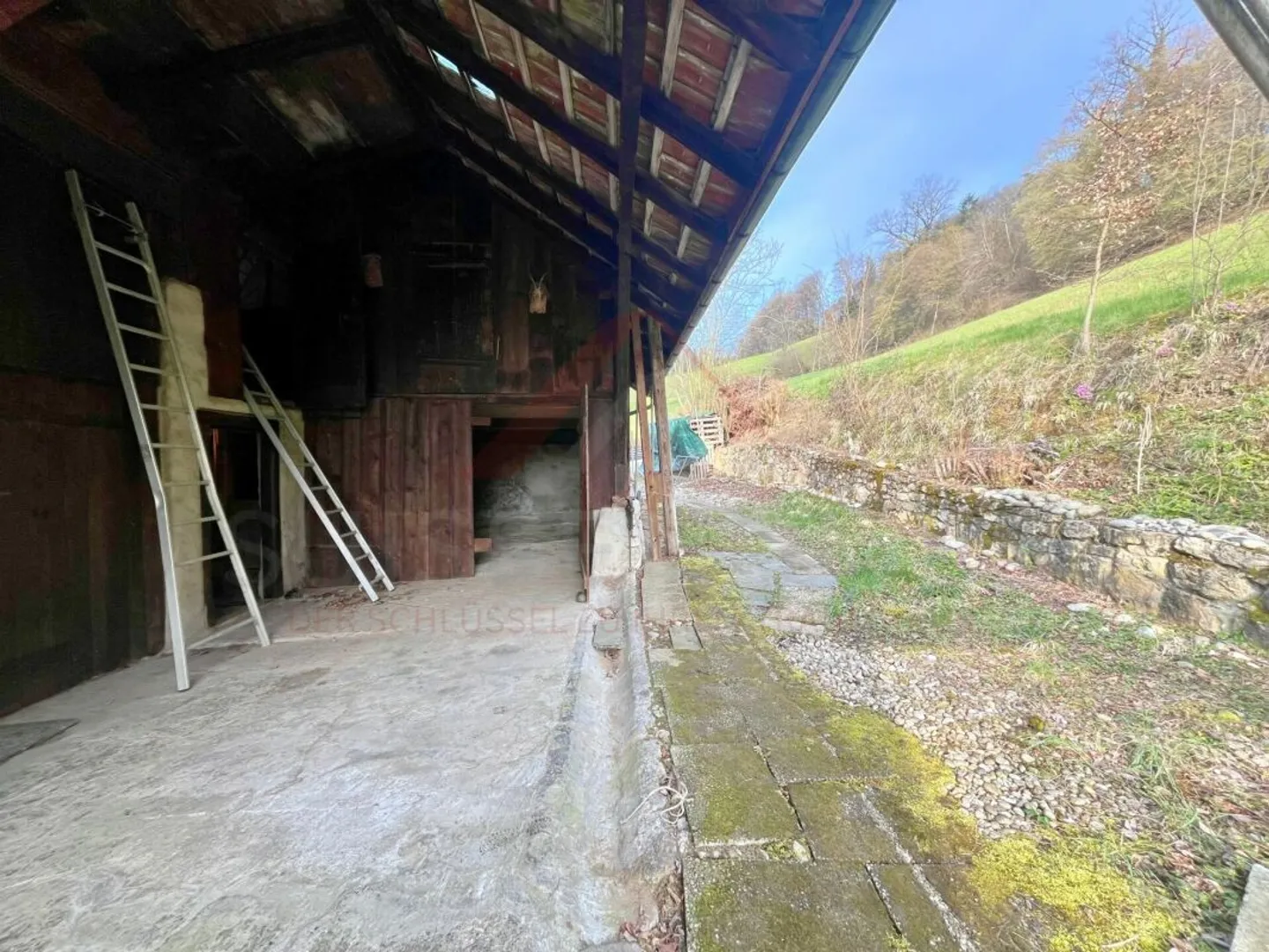 Charming farmhouse with large plot and development potential in Unterkulm (AG) - Photo 7 of 13