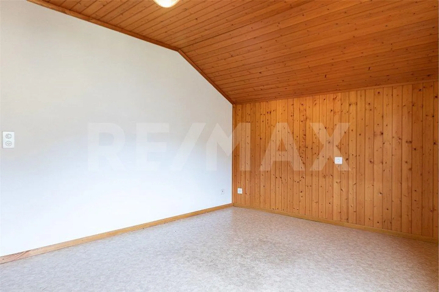 Spacious house with valley view - Photo 9 of 13