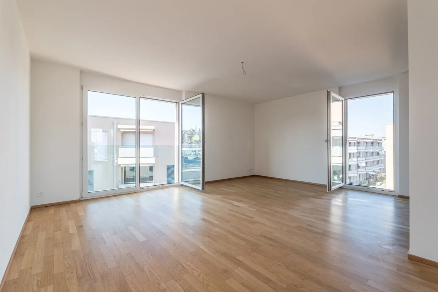 Appartamento con 4,5 stanze al 1° piano - Foto 3 di 6