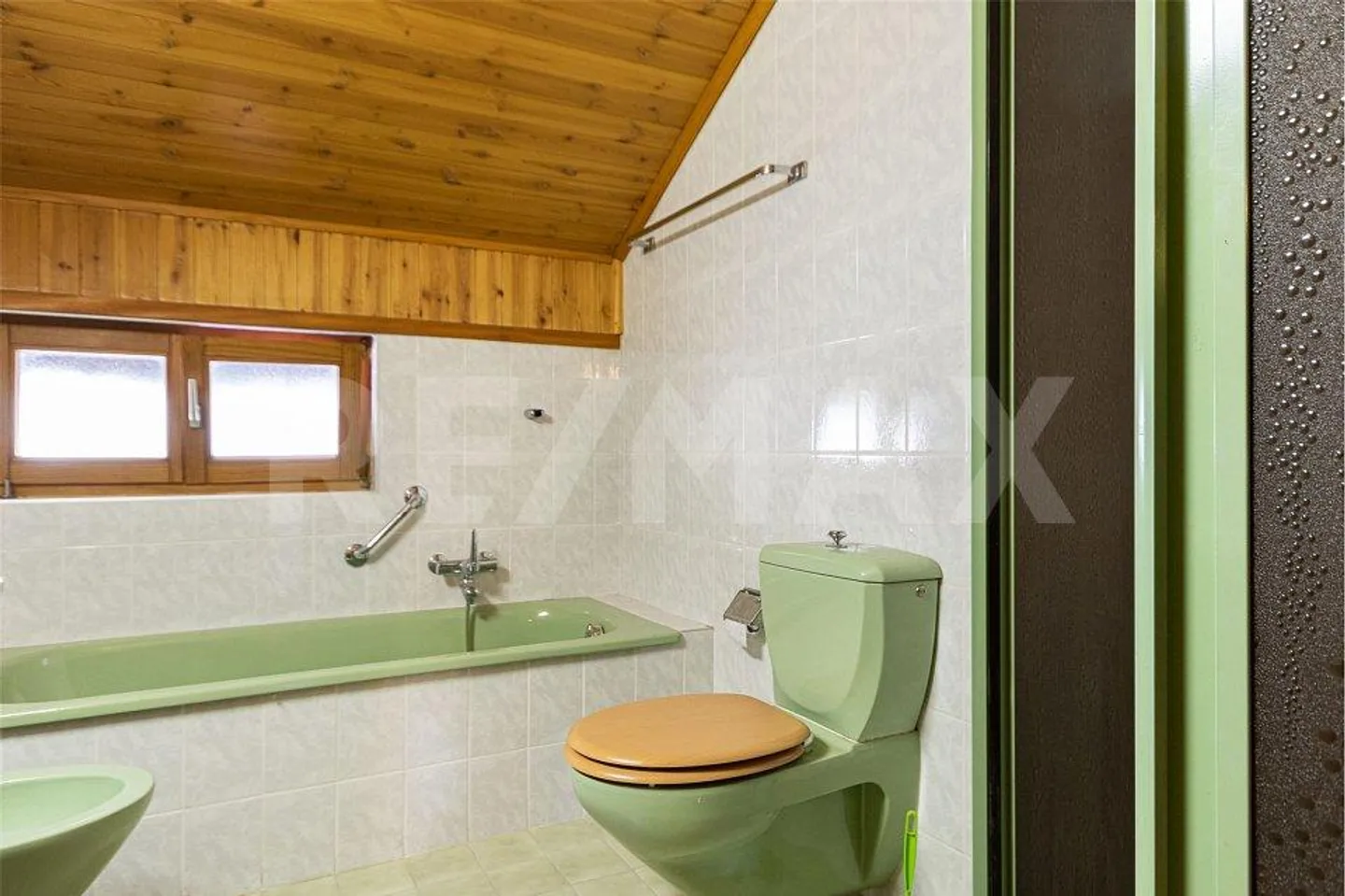 Spacious house with valley view - Photo 12 of 13