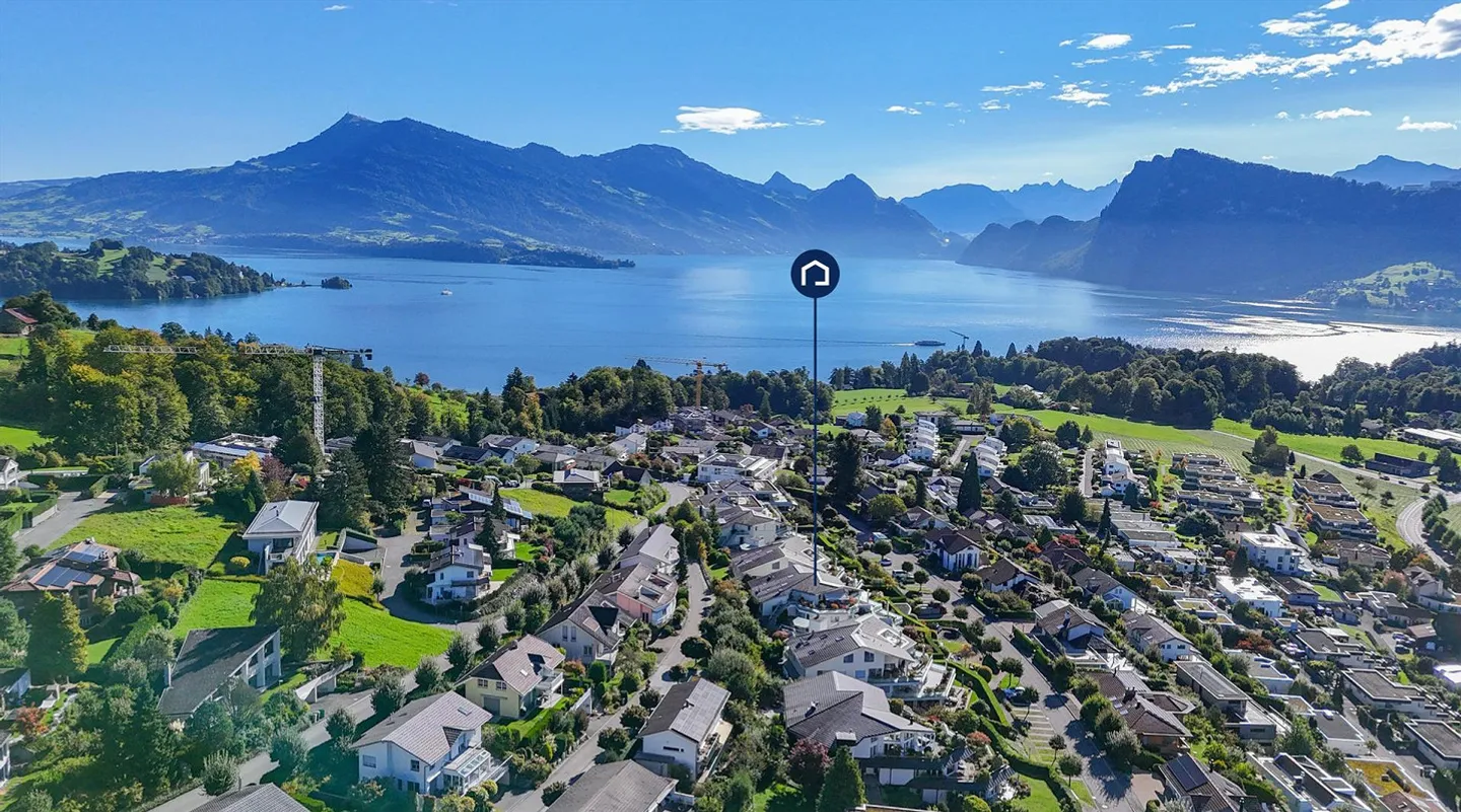 Exklusiv wohnen mit Panoramablick auf See und Berge - Foto 13 von 14