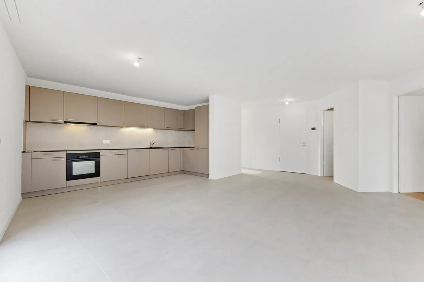 Appartamento spazioso a Renens - Foto 1 di 6