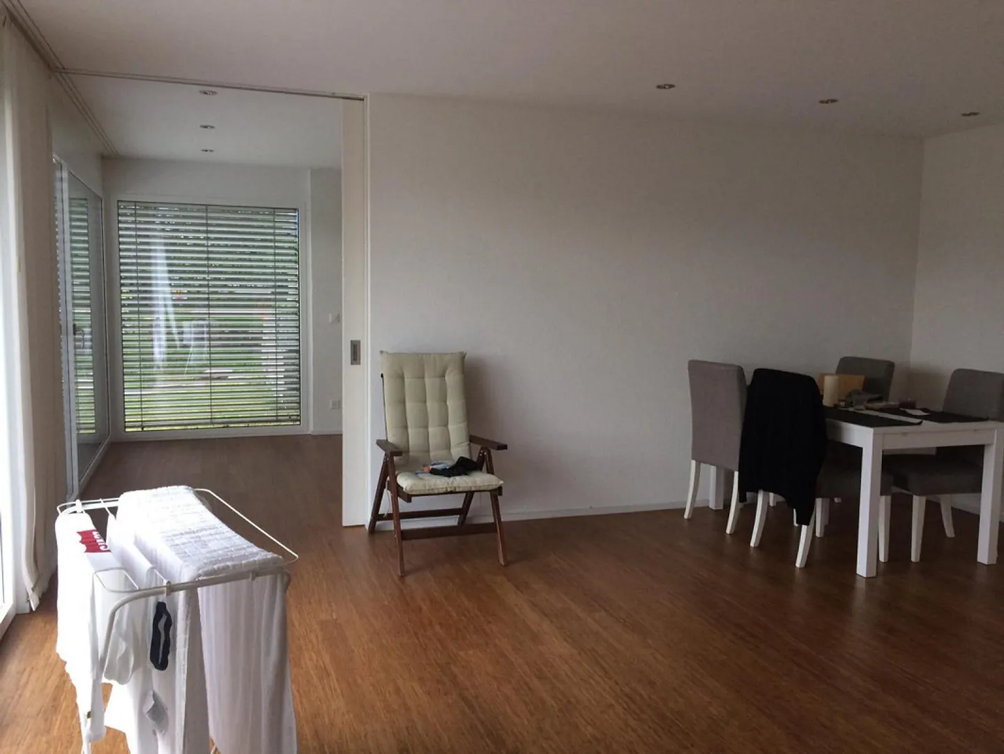 Beautiful basement apartment - Photo 7 of 9