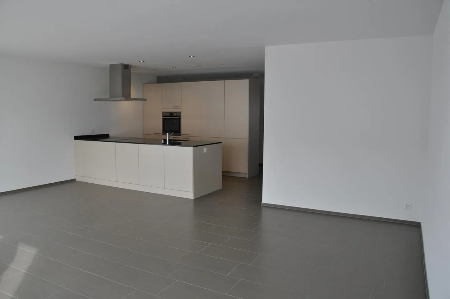 Your new home - Nearly new 4.5-room apartment on the 2nd floor - Photo 8 of 13