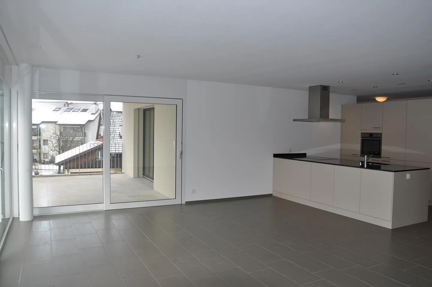 Your new home - Nearly new 4.5-room apartment on the 2nd floor - Photo 9 of 13