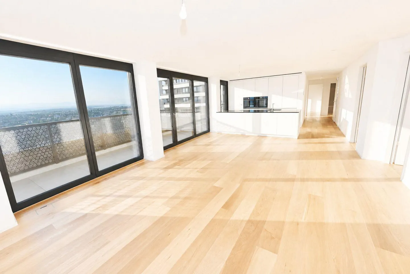 Exclusive 4.5-Room Apartment - Photo 9 of 12