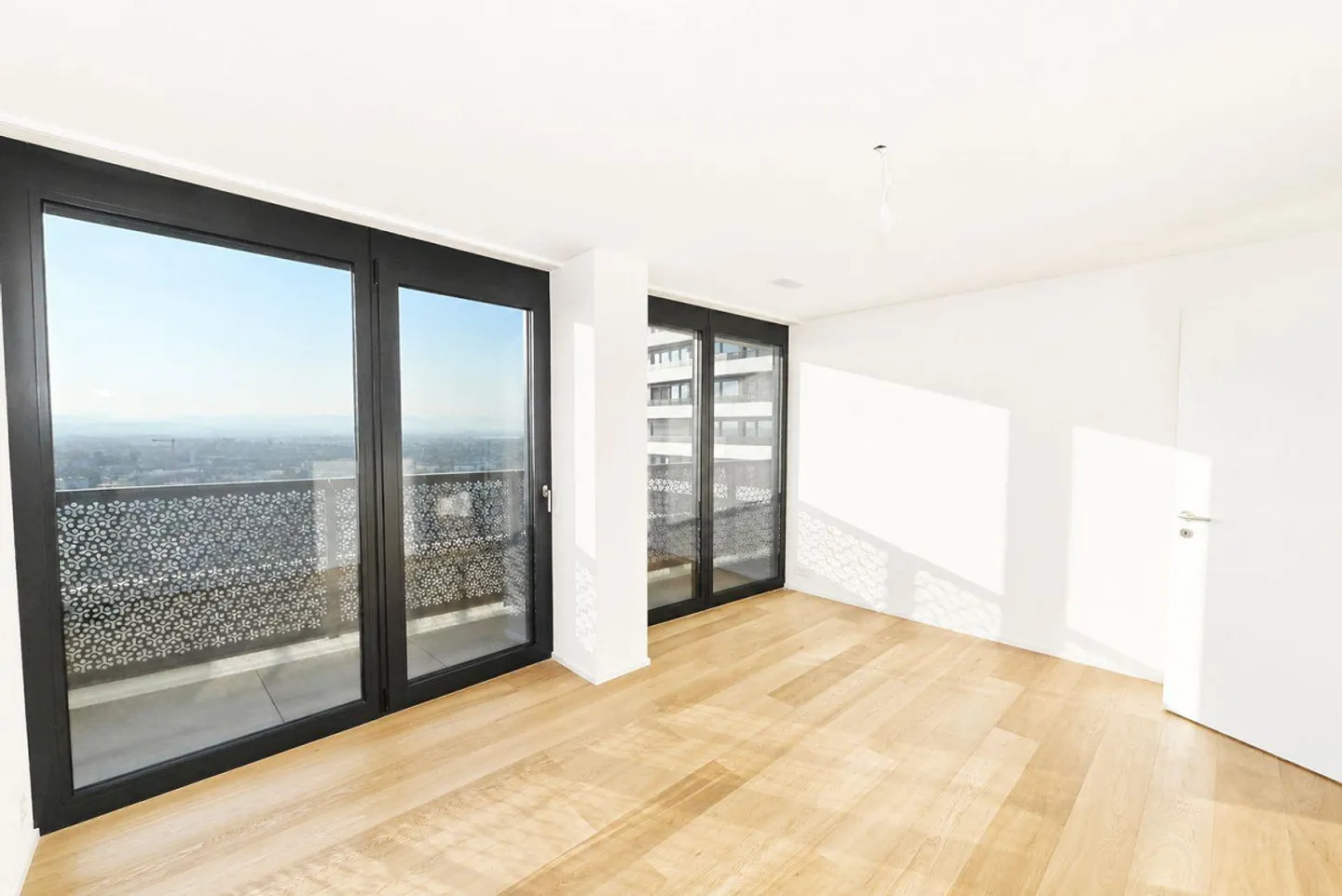 Exclusive 4.5-Room Apartment - Photo 11 of 12