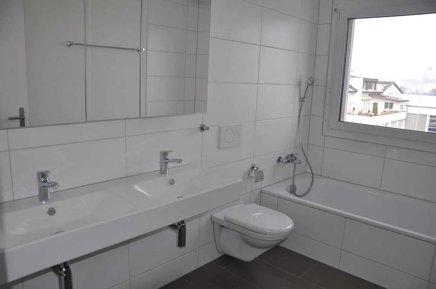 Your new home - Nearly new 4.5-room apartment on the 2nd floor - Photo 12 of 13
