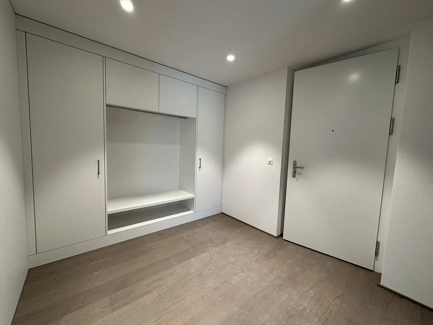 Moderne 4.5-Zimmer-Neubauwohnung an Toplage - Foto 2 di 8
