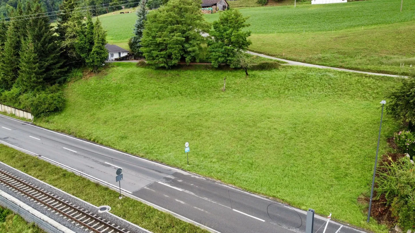 Building Land with a View - 1,607 m² in Sunny Slope Location in Hölstein BL - Photo 2 of 6