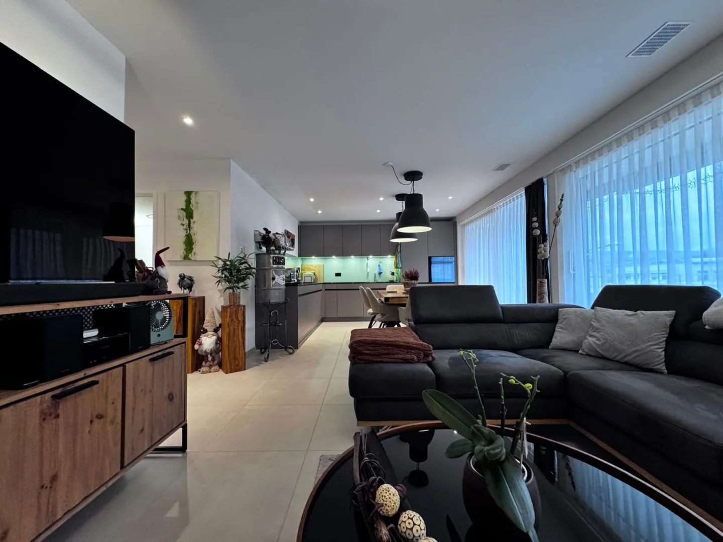 Appartamento attico esclusivo e moderno di 3,5 locali con grande terrazza e lavatrice - Foto 1 di 14