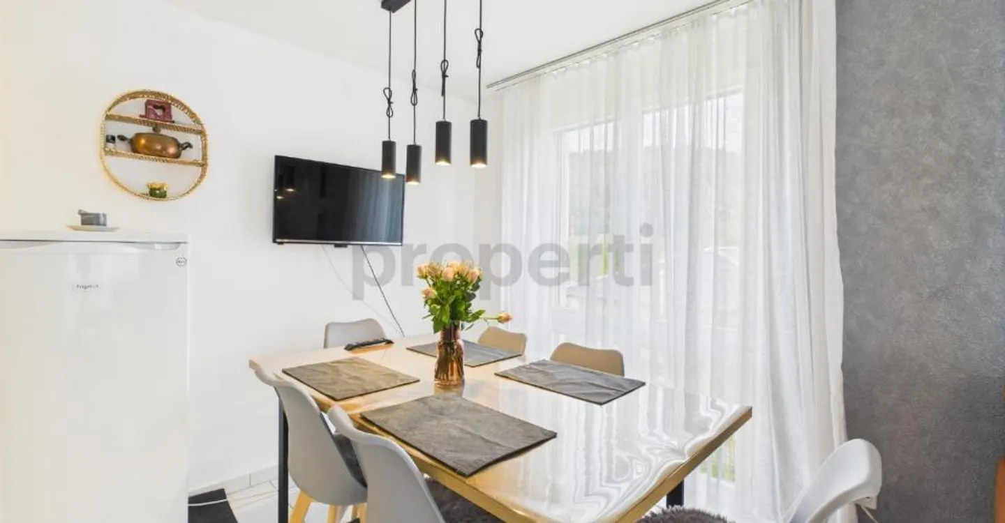 Ein Zuhause, das überzeugt  4.5 Zimmer mit neuer Küche - Photo 5 sur 13