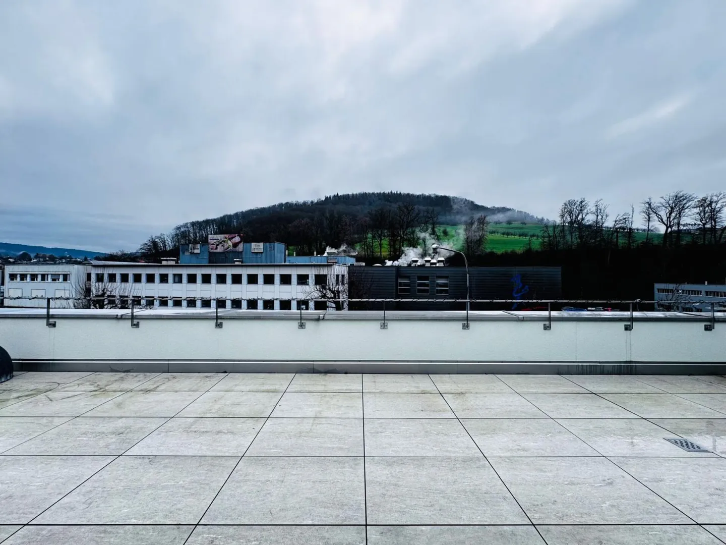 Appartamento attico esclusivo e moderno di 3,5 locali con grande terrazza e lavatrice - Foto 10 di 14