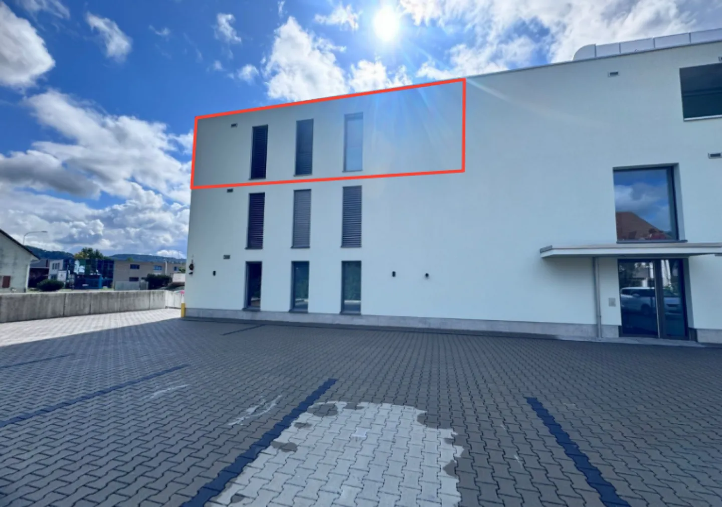 Appartamento attico esclusivo e moderno di 3,5 locali con grande terrazza e lavatrice - Foto 12 di 14