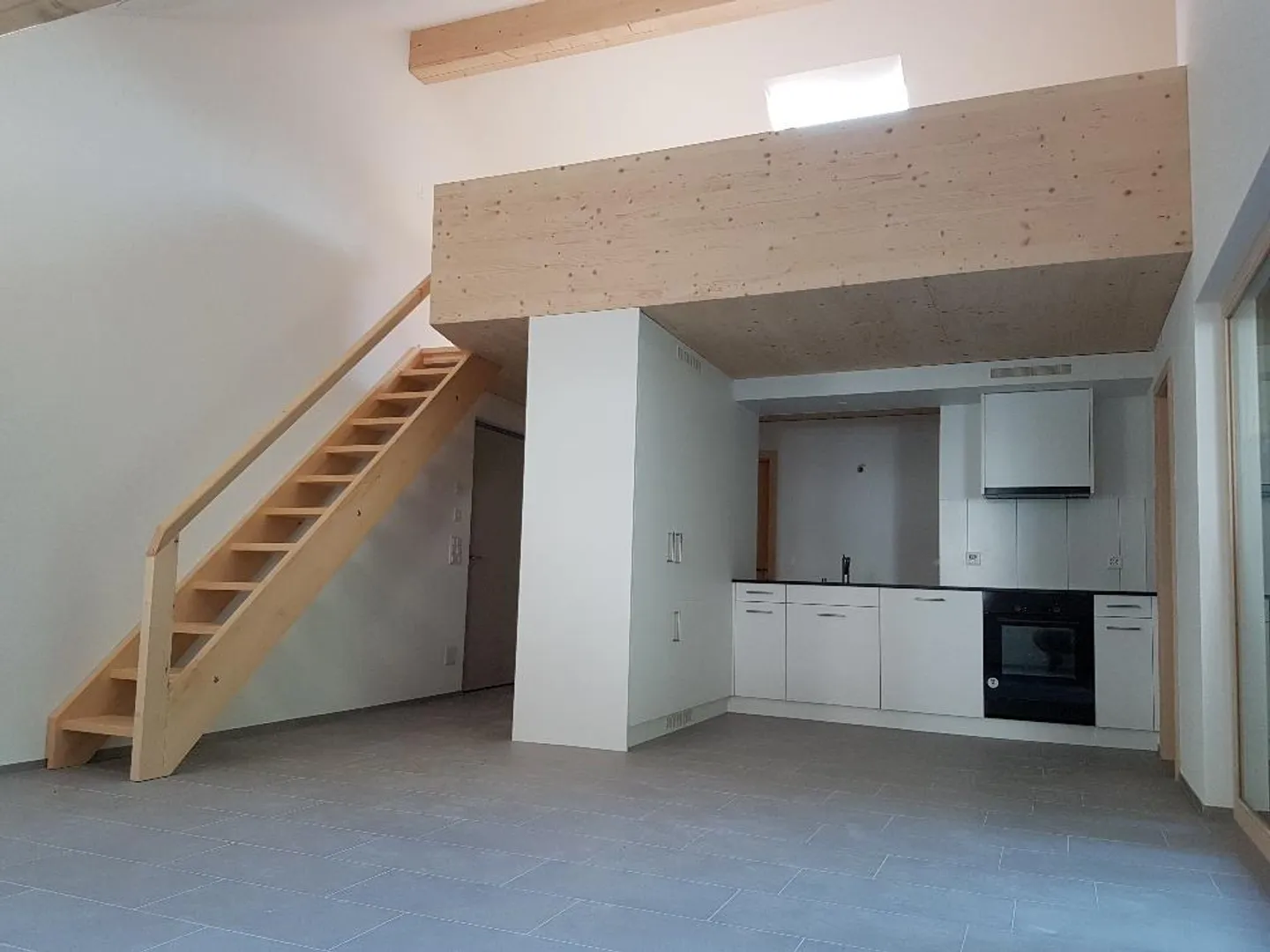 5 "L'inhabituel" appartement en attique / galerie de 3 pièces avec balcon - Photo 6 sur 21