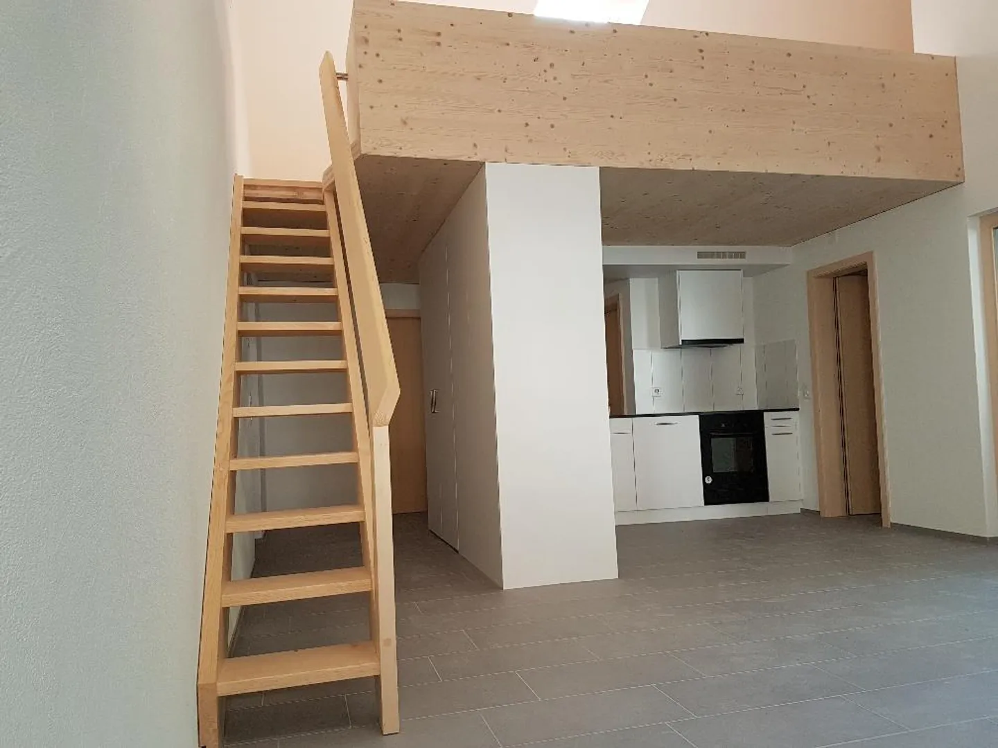 5 "L'inhabituel" appartement en attique / galerie de 3 pièces avec balcon - Photo 7 sur 21