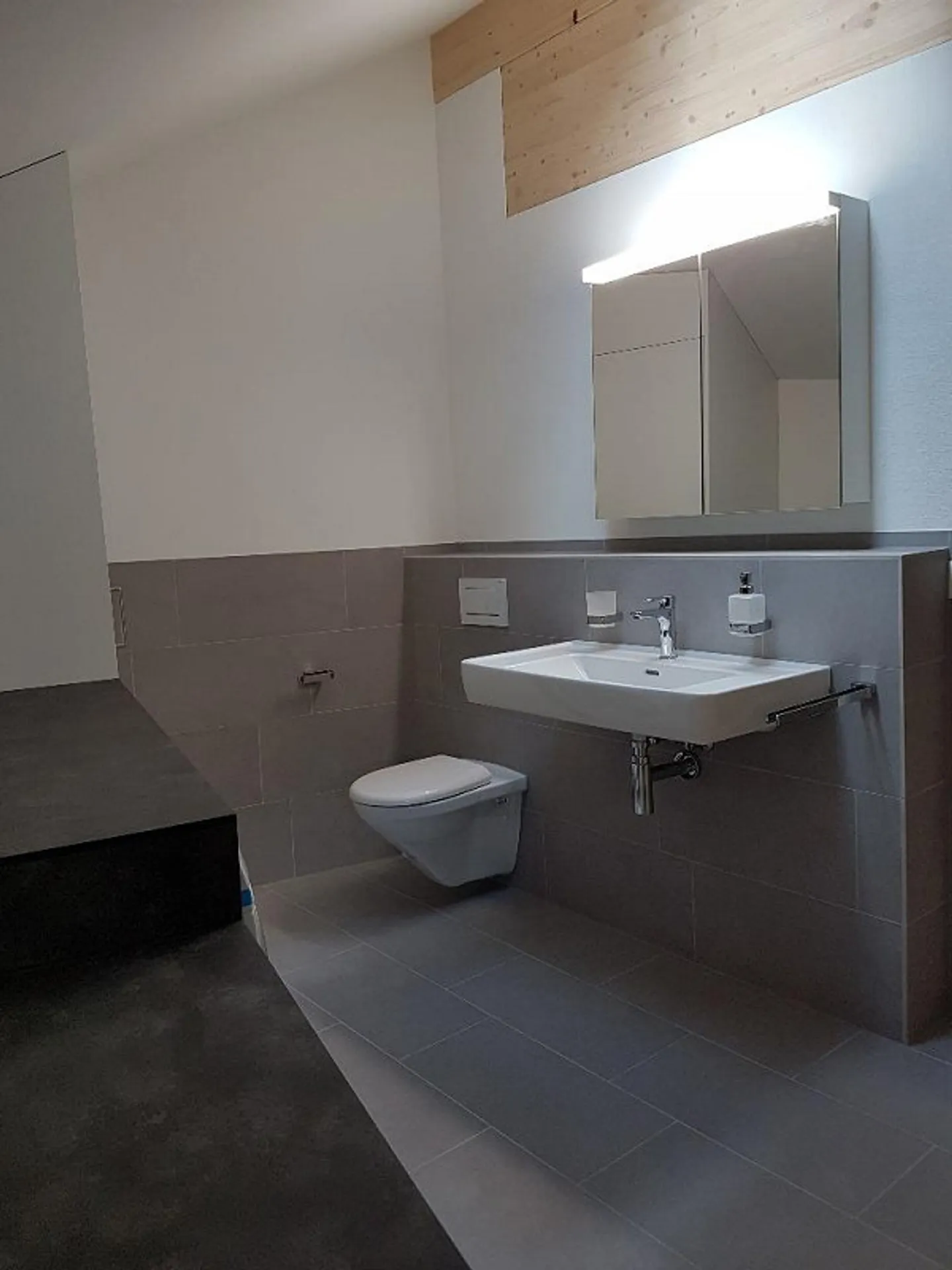 5 "L'inhabituel" appartement en attique / galerie de 3 pièces avec balcon - Photo 13 sur 21