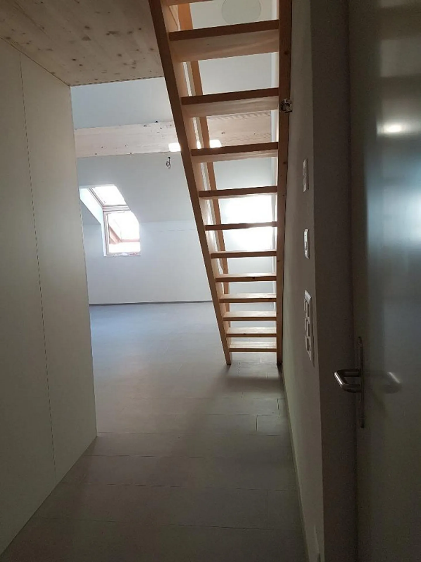 5 "L'inhabituel" appartement en attique / galerie de 3 pièces avec balcon - Photo 18 sur 21
