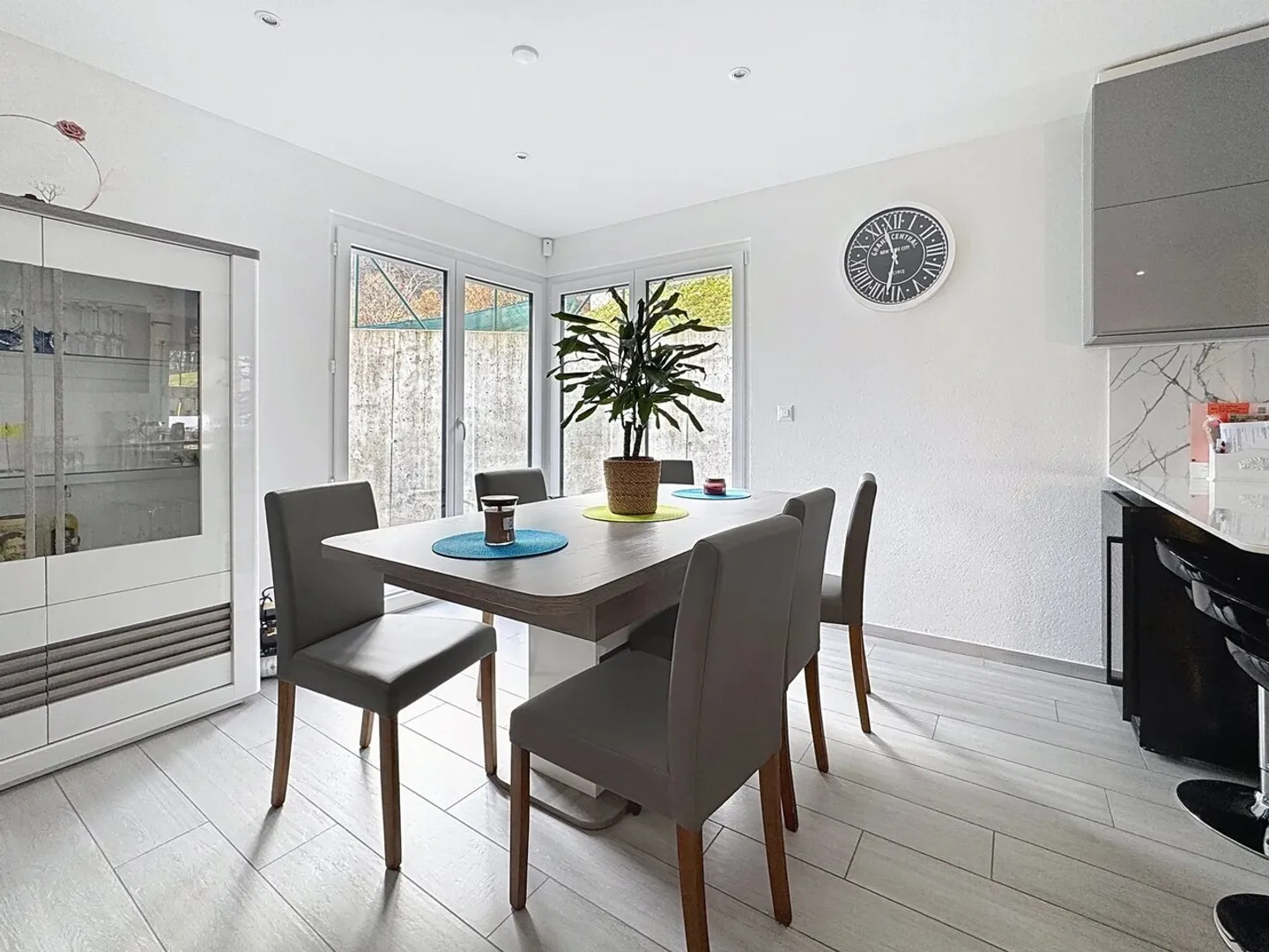 Neuere Triplex-Villa - Foto 4 von 13