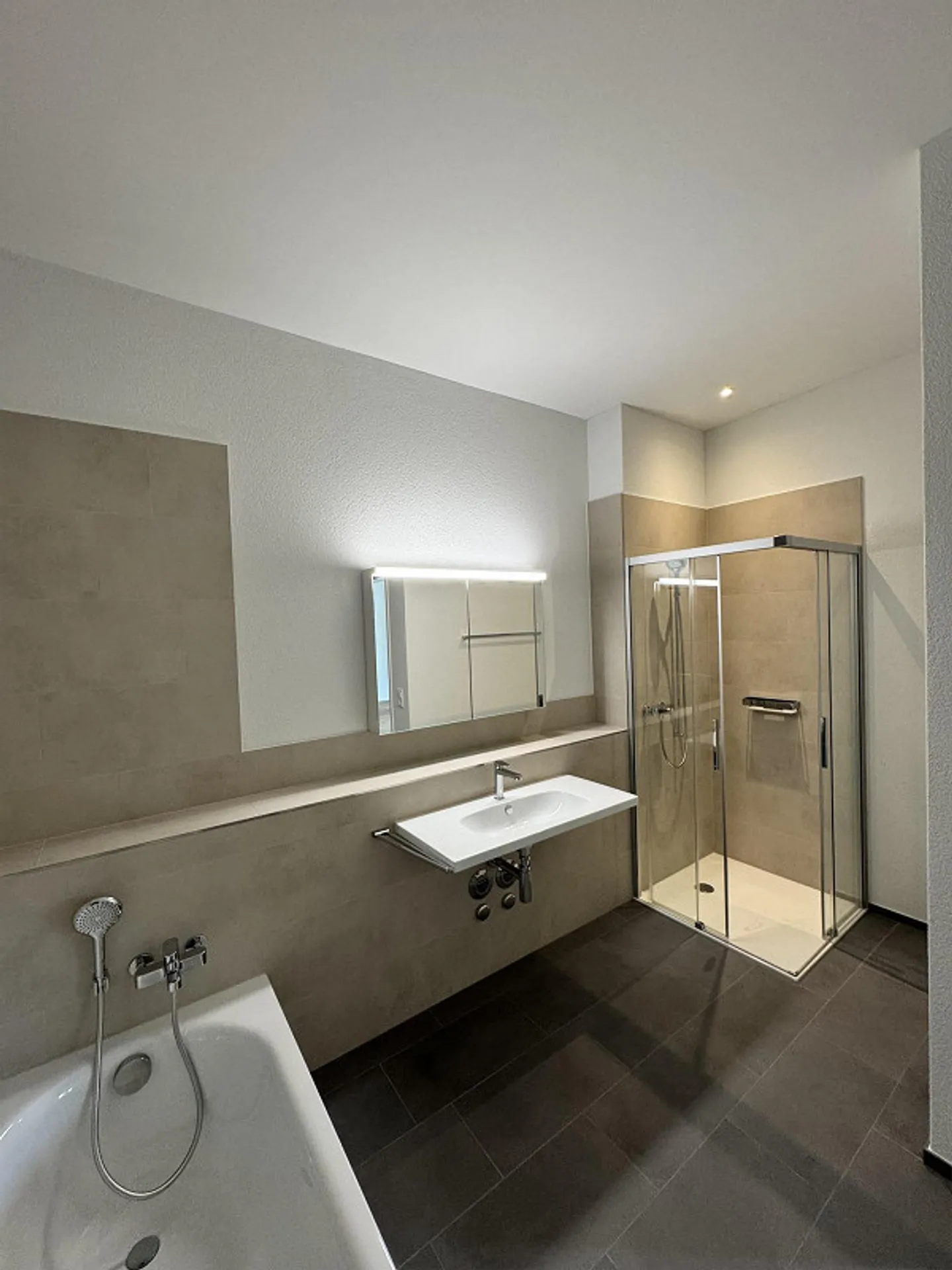 Neue 3.5 Zimmer Wohnung - Foto 3 von 12