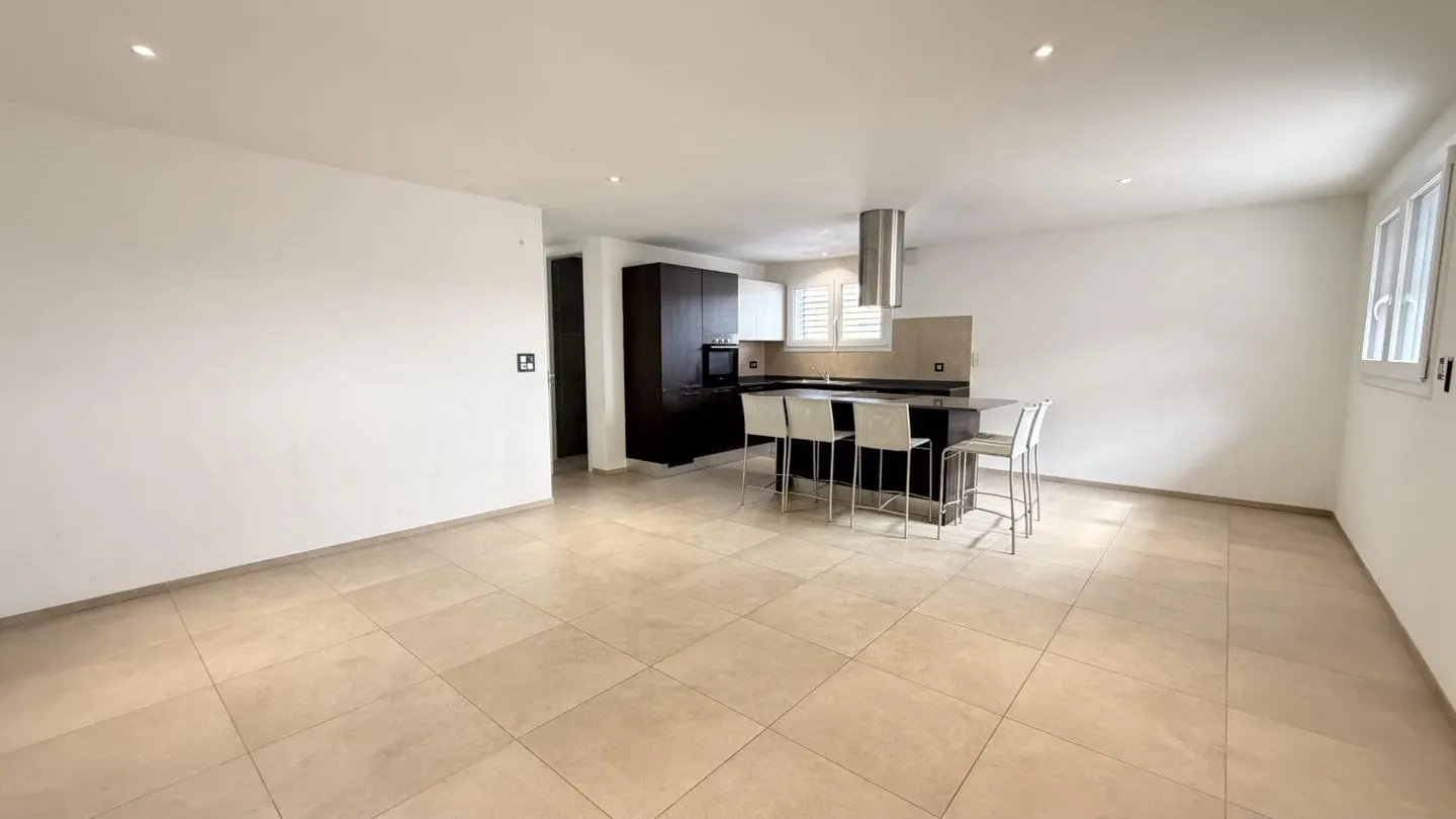 Casa Familiare Moderna con Terrazza - Foto 3 di 9