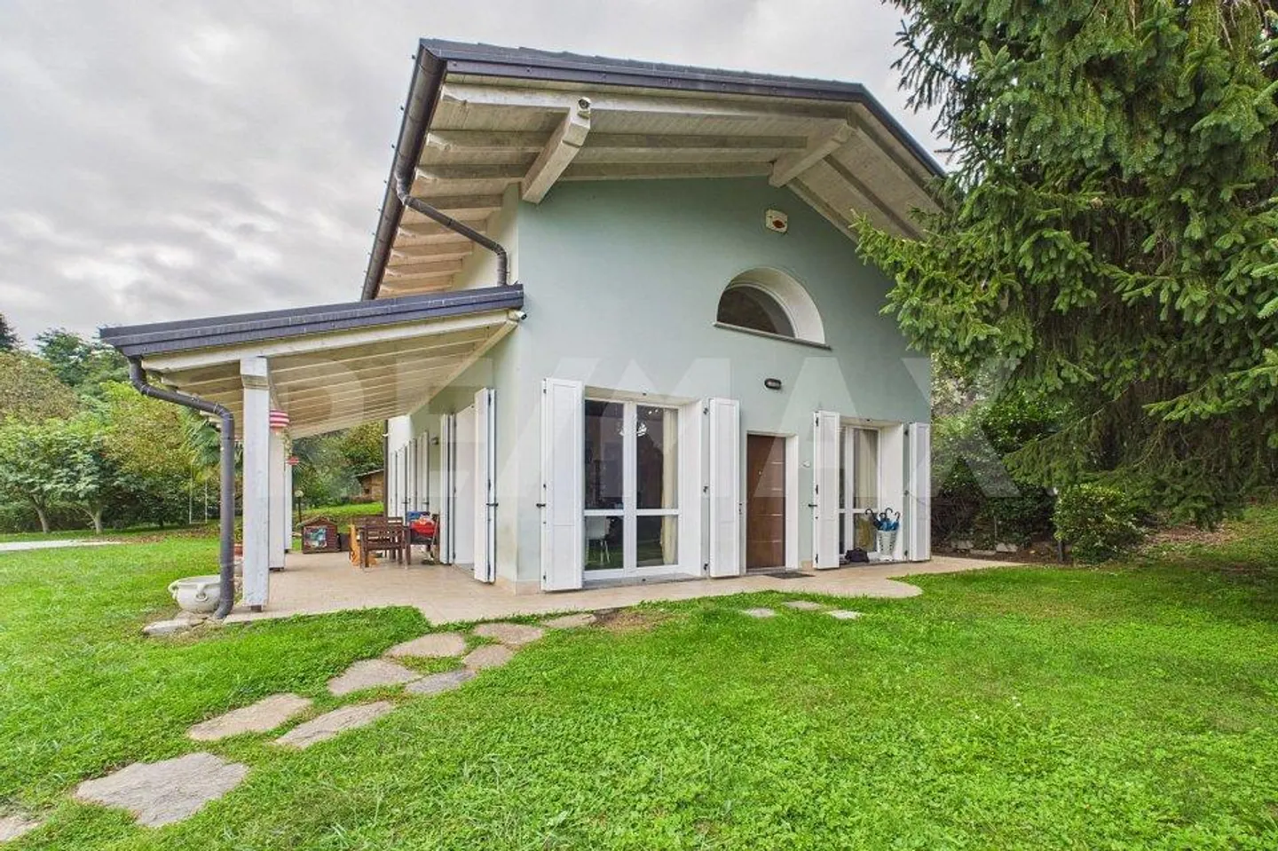 CADEGLIANO-VICONAGO (VA) - Modernes, ruhiges Haus mit Panoramasicht und Erweiterungsmöglichkeit - Foto 1 di 13