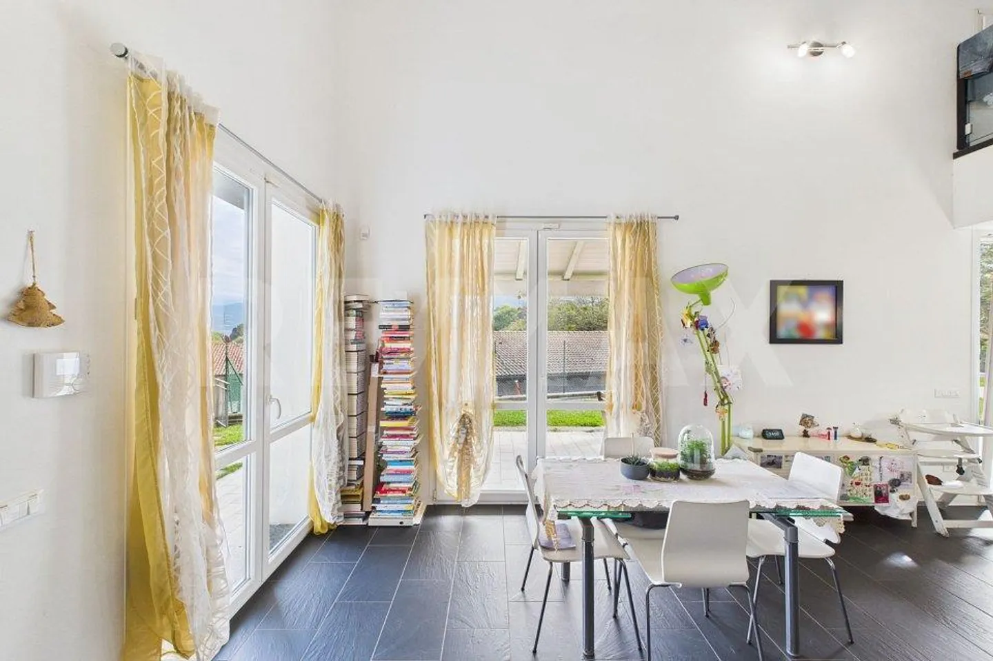 CADEGLIANO-VICONAGO (VA) - Modernes, ruhiges Haus mit Panoramasicht und Erweiterungsmöglichkeit - Foto 4 di 13