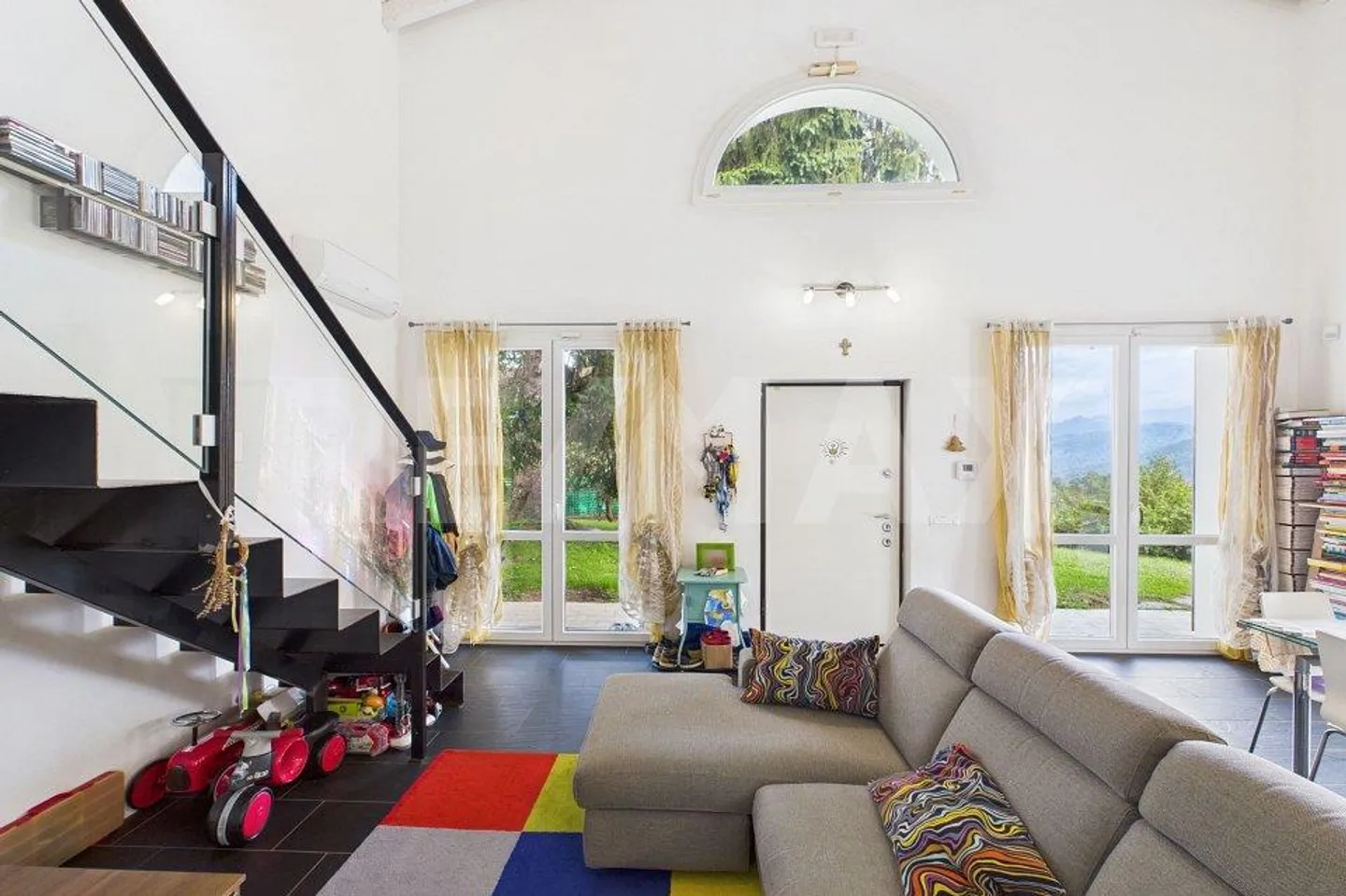 CADEGLIANO-VICONAGO (VA) - Modernes, ruhiges Haus mit Panoramasicht und Erweiterungsmöglichkeit - Foto 6 di 13