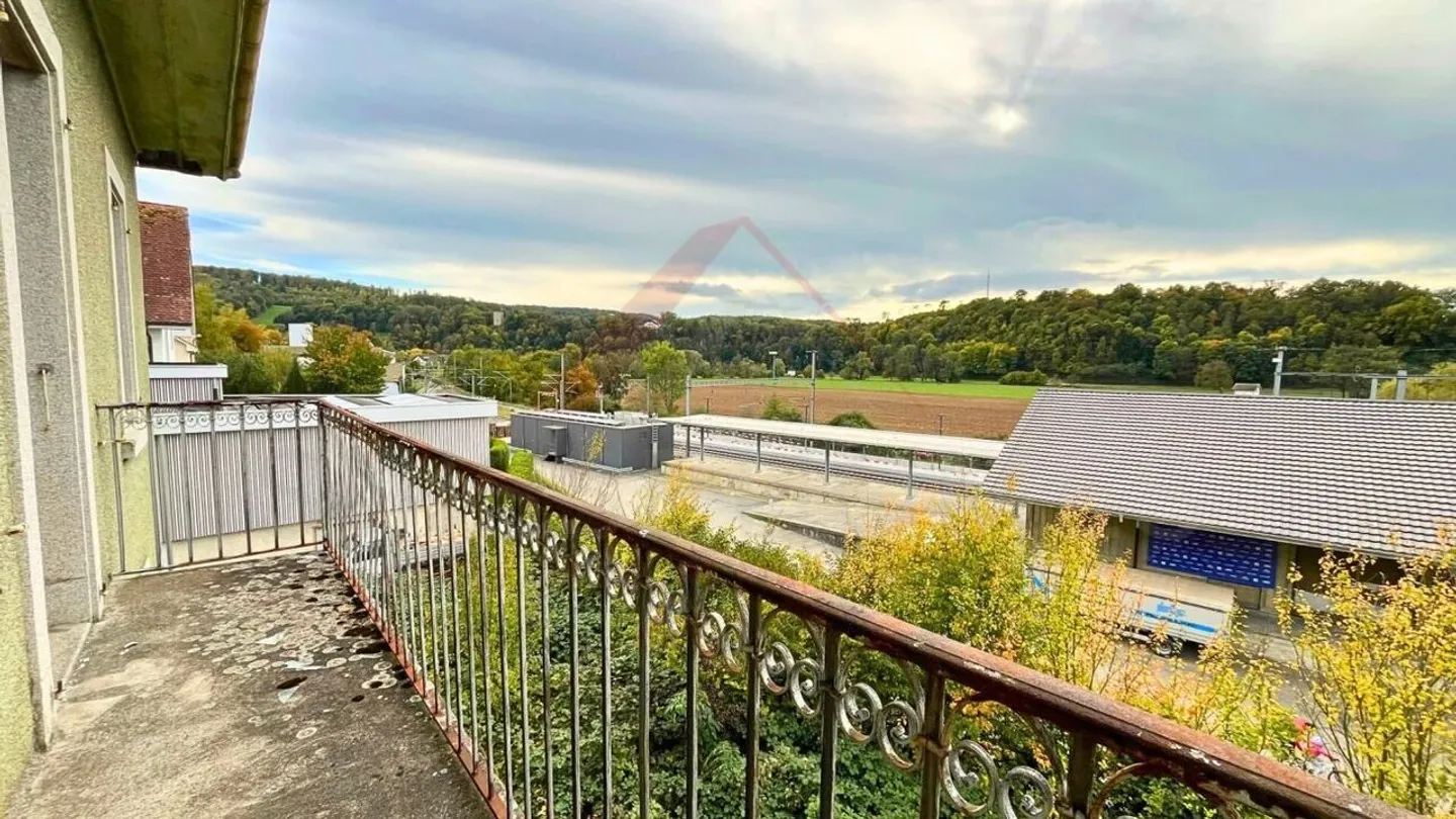 Sonvilier (BE) - terrain plat constructible de 1'200 m² plein sud, idéal pour 2 villas ou 3-4 maisons mitoyennes (CHF 299'000) - Photo 5 sur 5