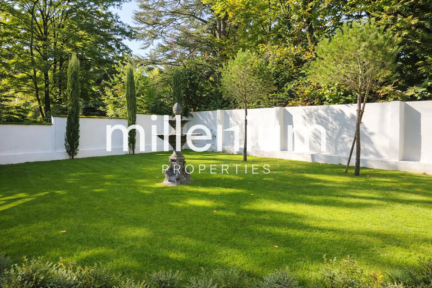Maison de Maitre avec vue panoramique sur les montagnes des Alpes - Photo 2 sur 3