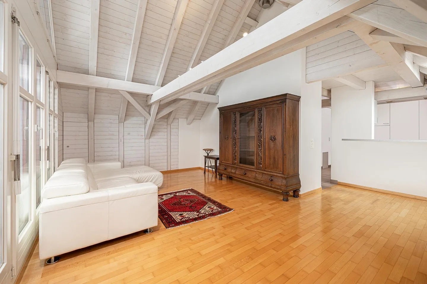 Villa with an apartment - Photo 23 of 29