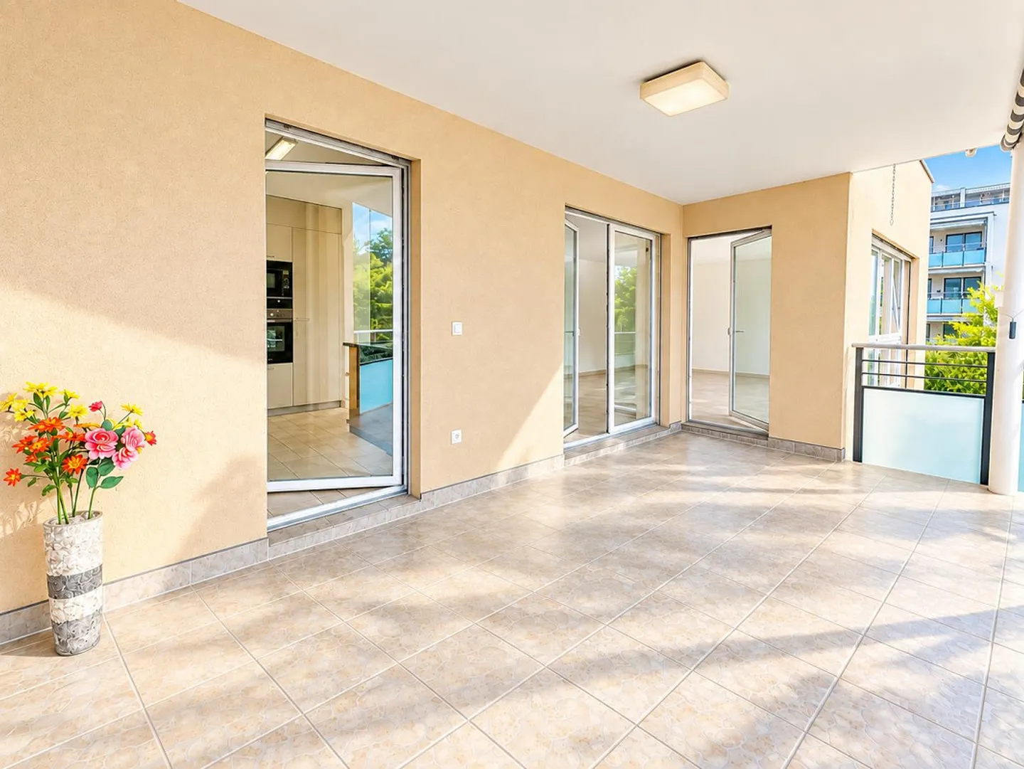 Luminoso appartamento di 4½ locali con due balconi - Foto 6 di 7