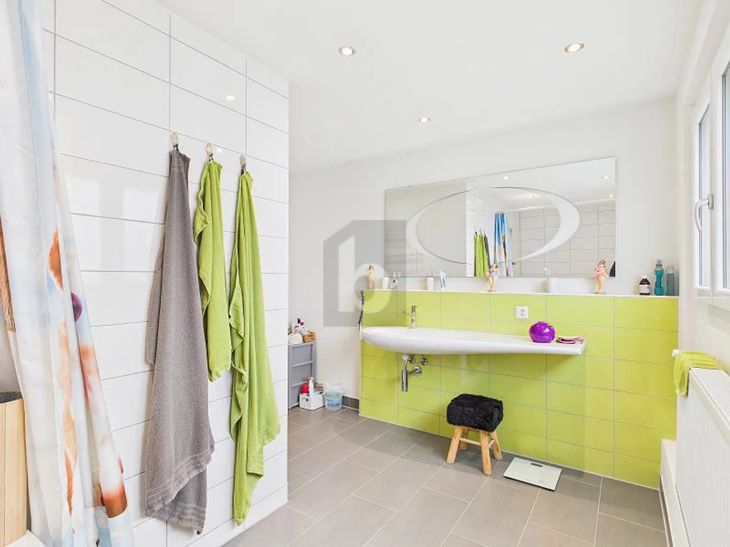 MANOR HOUSE WITH PRIVACY AND PARK AREA! - Photo 5 of 6