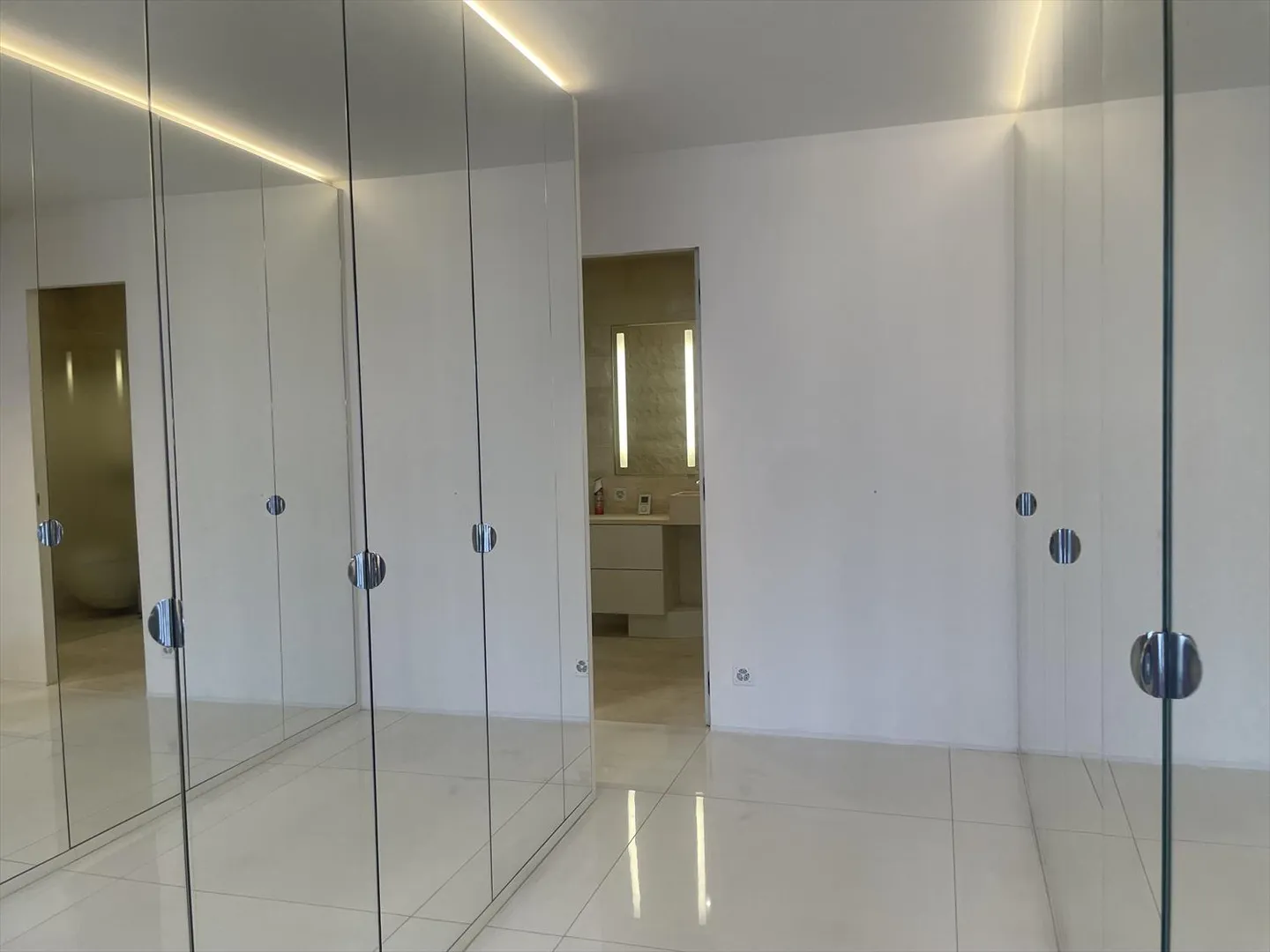 Beautiful furnished apartment, recently renovated, of 177 m2 - Photo 8 of 13